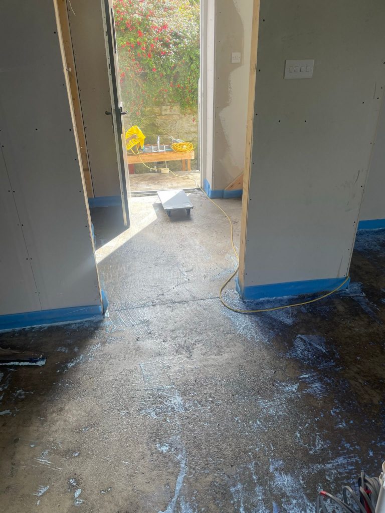 Fife industrial top self levelling screed